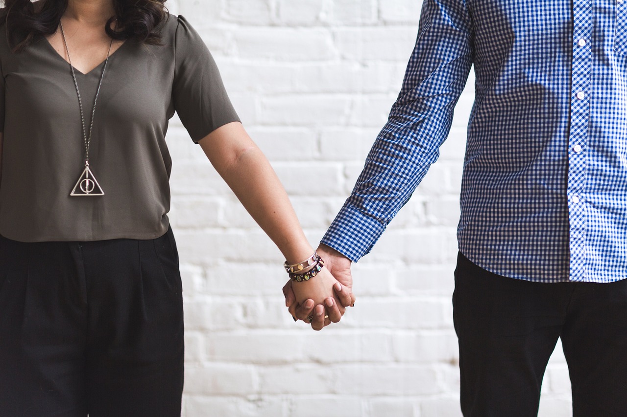Being Cautious with Online Relationships